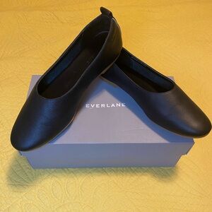EUC!  Everlane Italian leather day glove flat, black leather, size 8 comfort